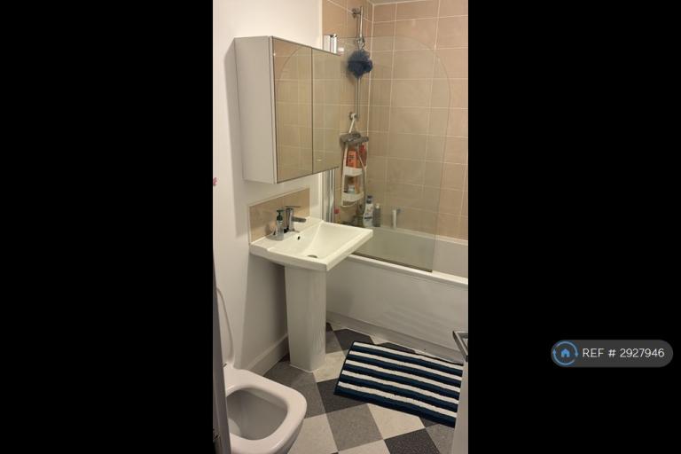 Room Marlington Drive in Kirklees