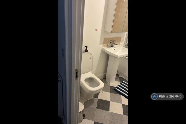 Room Marlington Drive in Kirklees