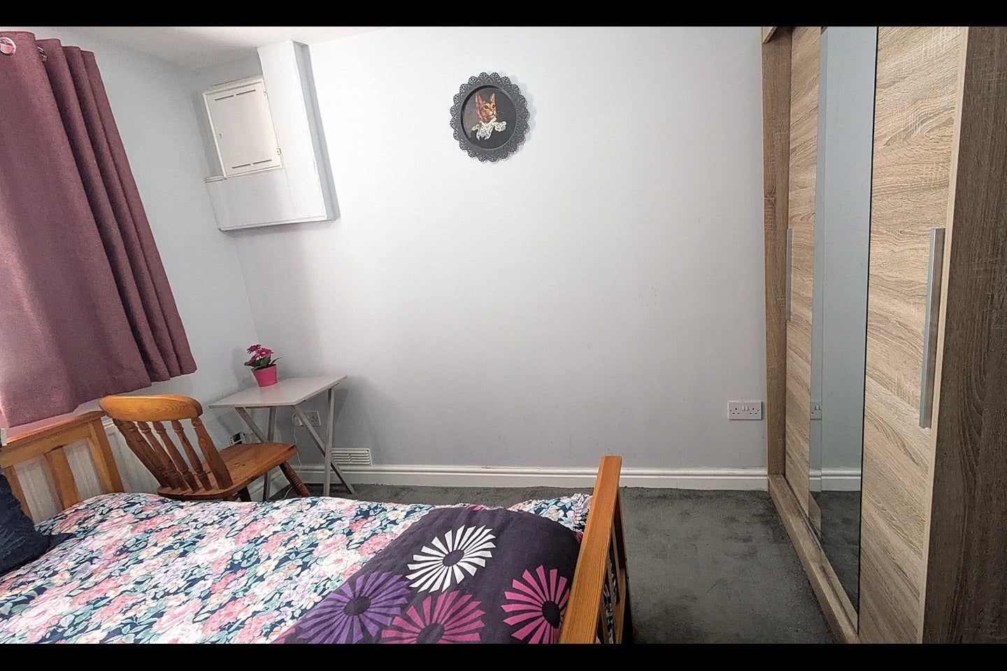 Room Ladygate Lane in Greater London