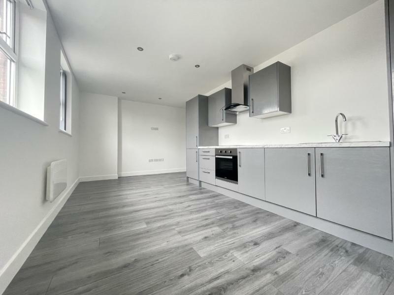 Flat Gledhow Road in Leeds