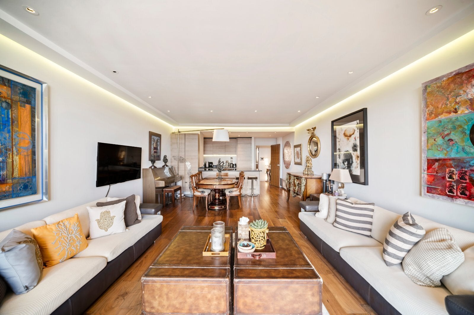 Flat Point W Access Road in Greater London
