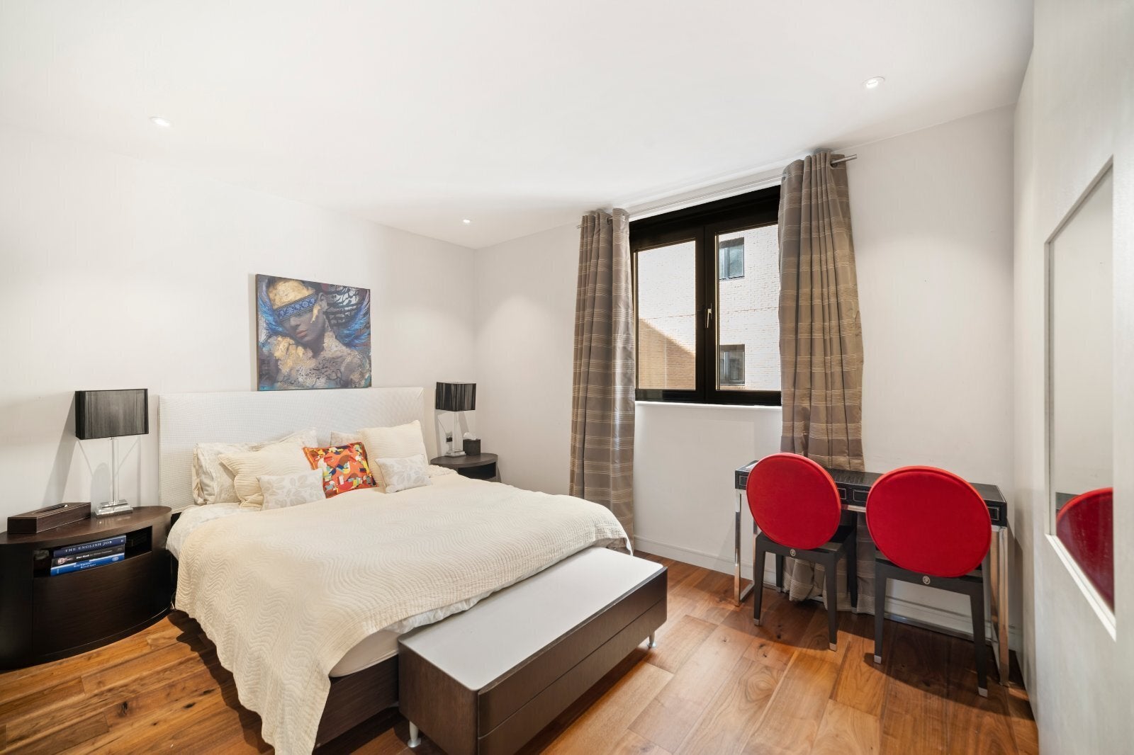 Flat Point W Access Road in Greater London