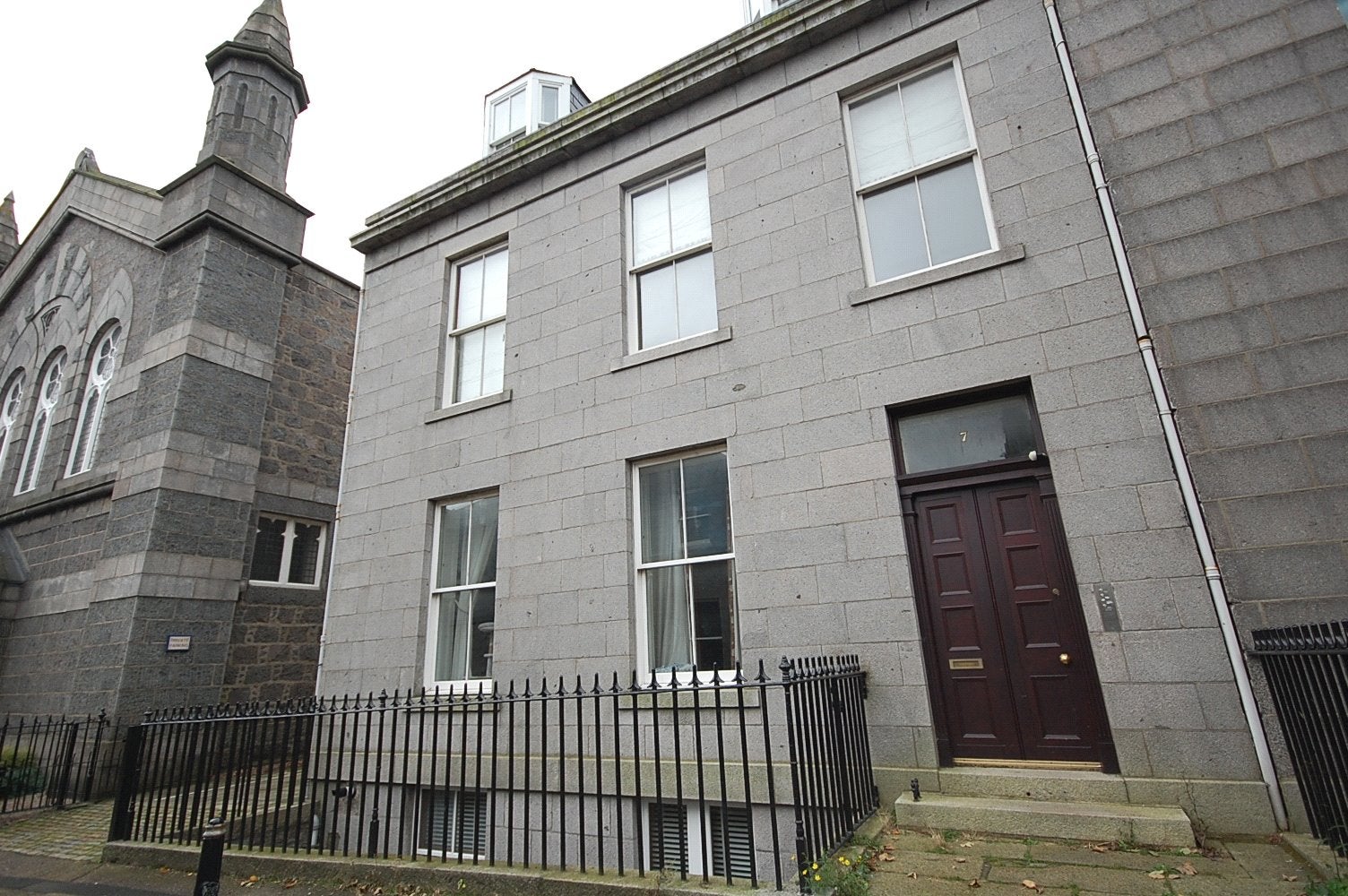 Flat Crown Terrace in Aberdeen City