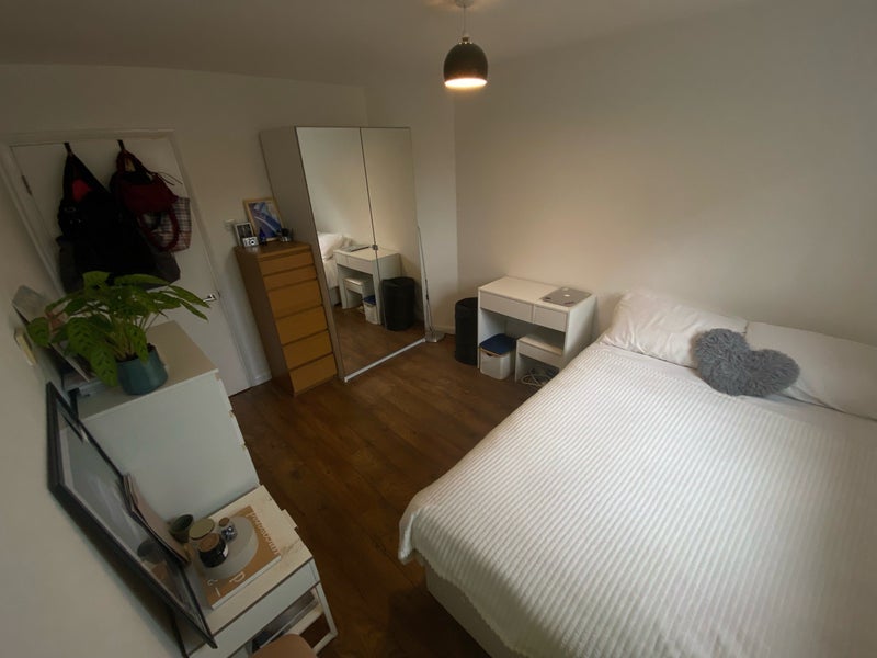 Room Mare Street in Greater London