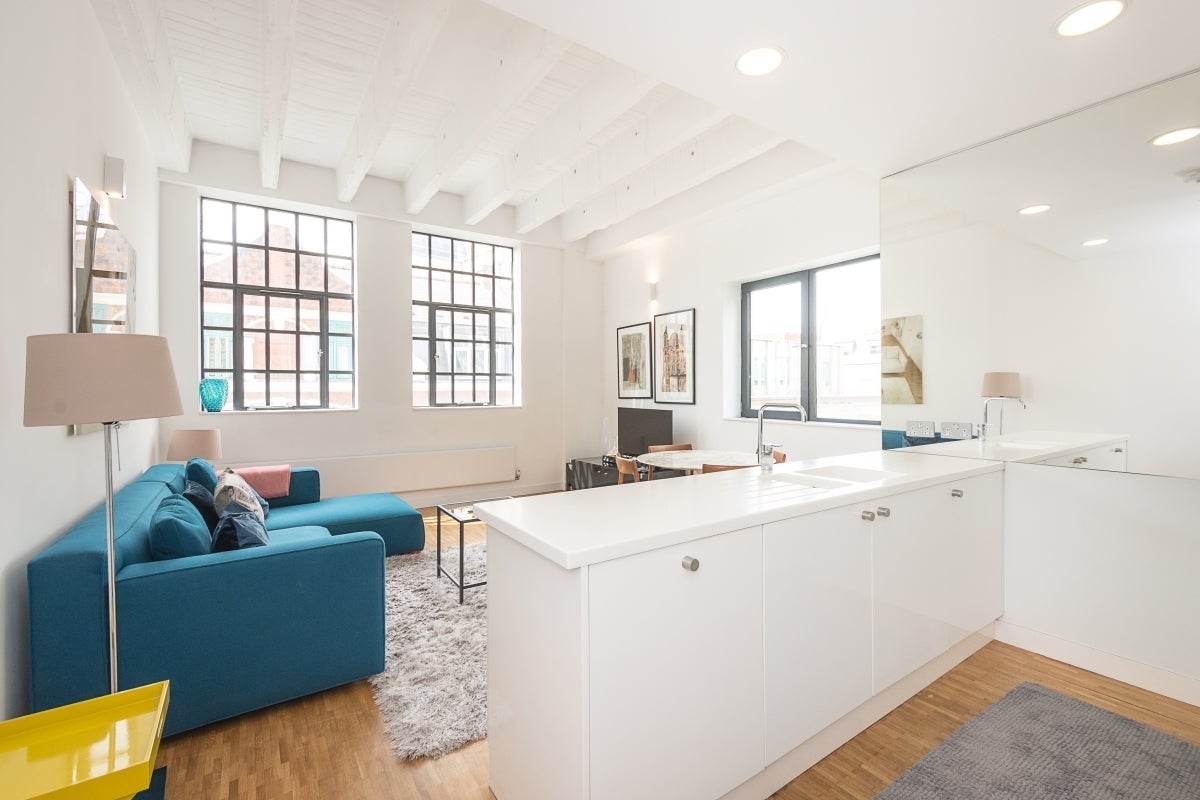 Flat Leigh Place in Greater London