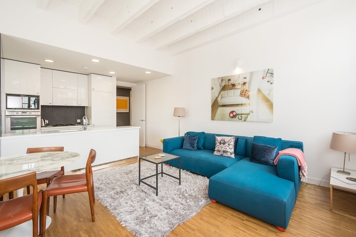Flat Leigh Place in Greater London