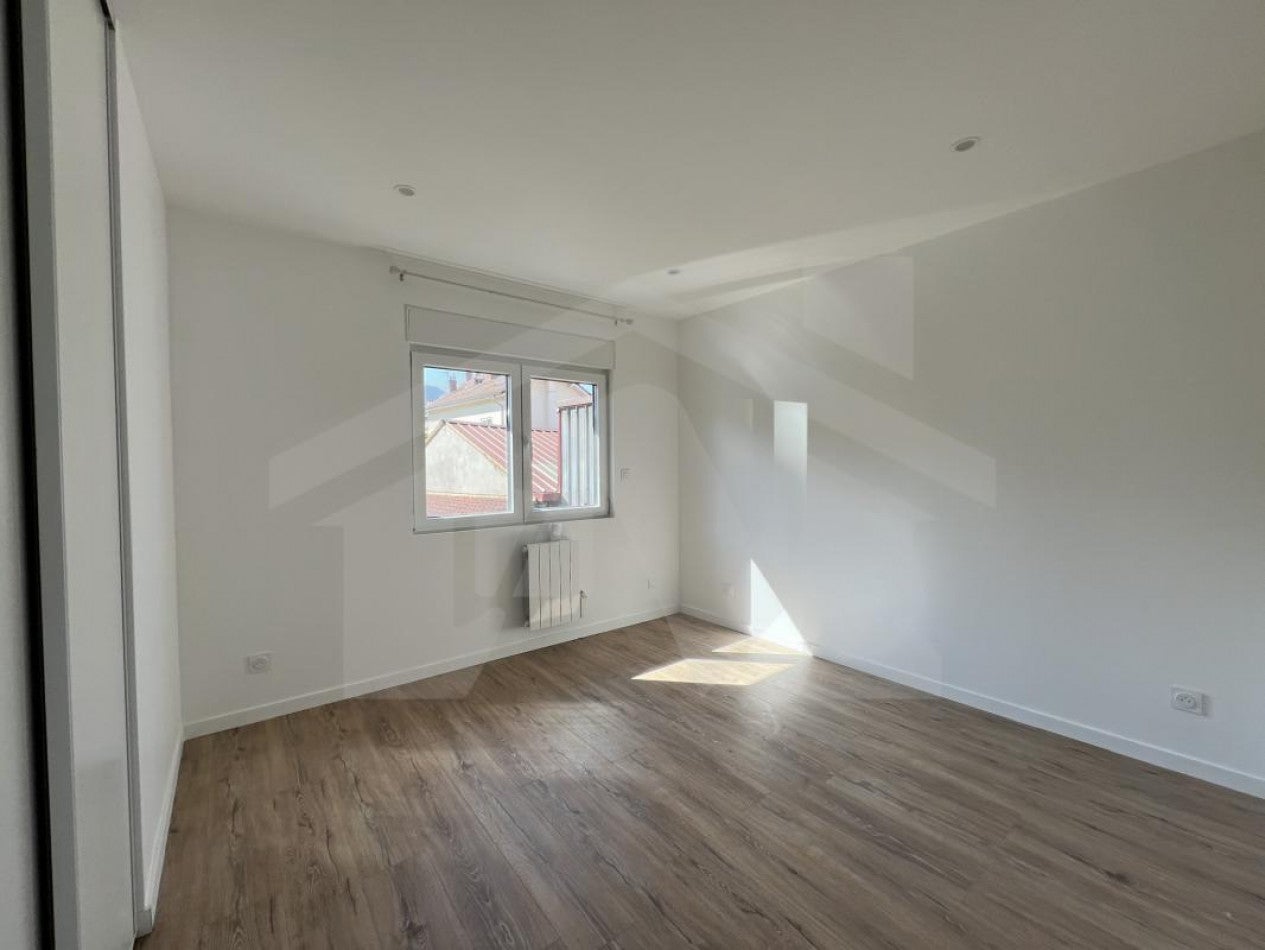 Appartement Rue des Eaux Claires à Grenoble