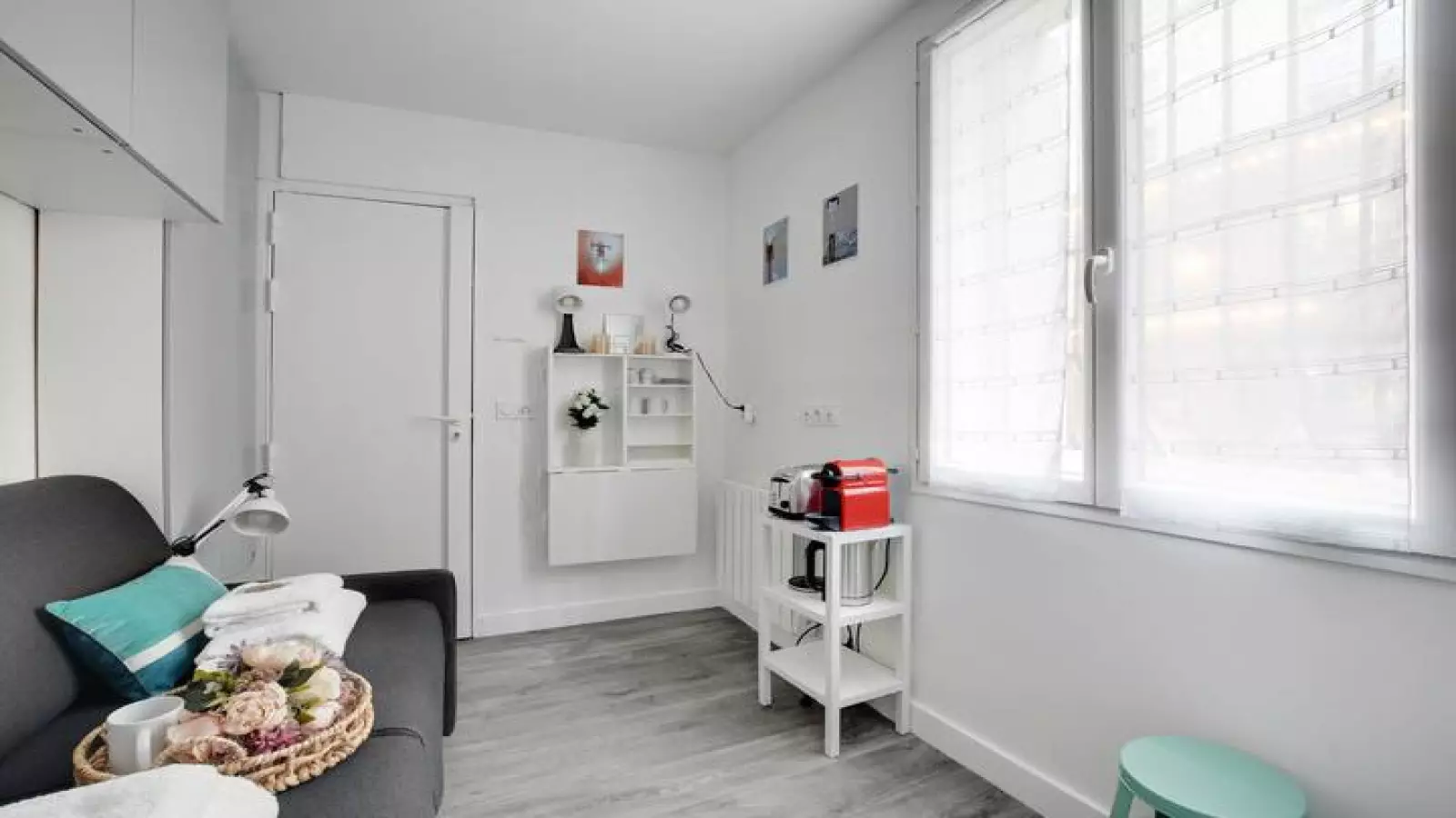 Flat Place Émile Goudeau in Paris