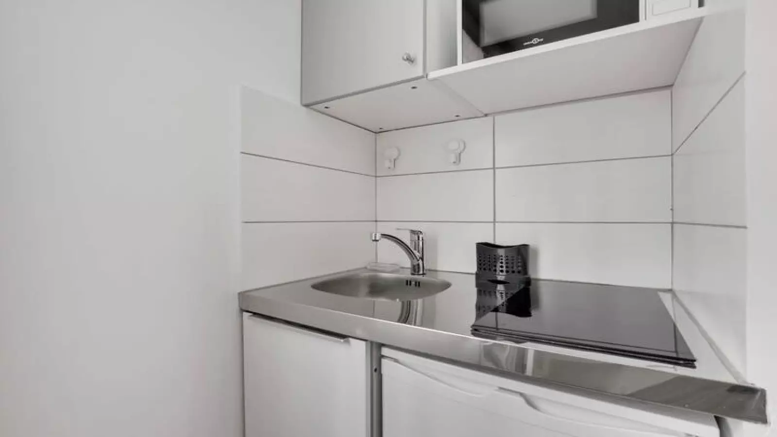 Flat Place Émile Goudeau in Paris