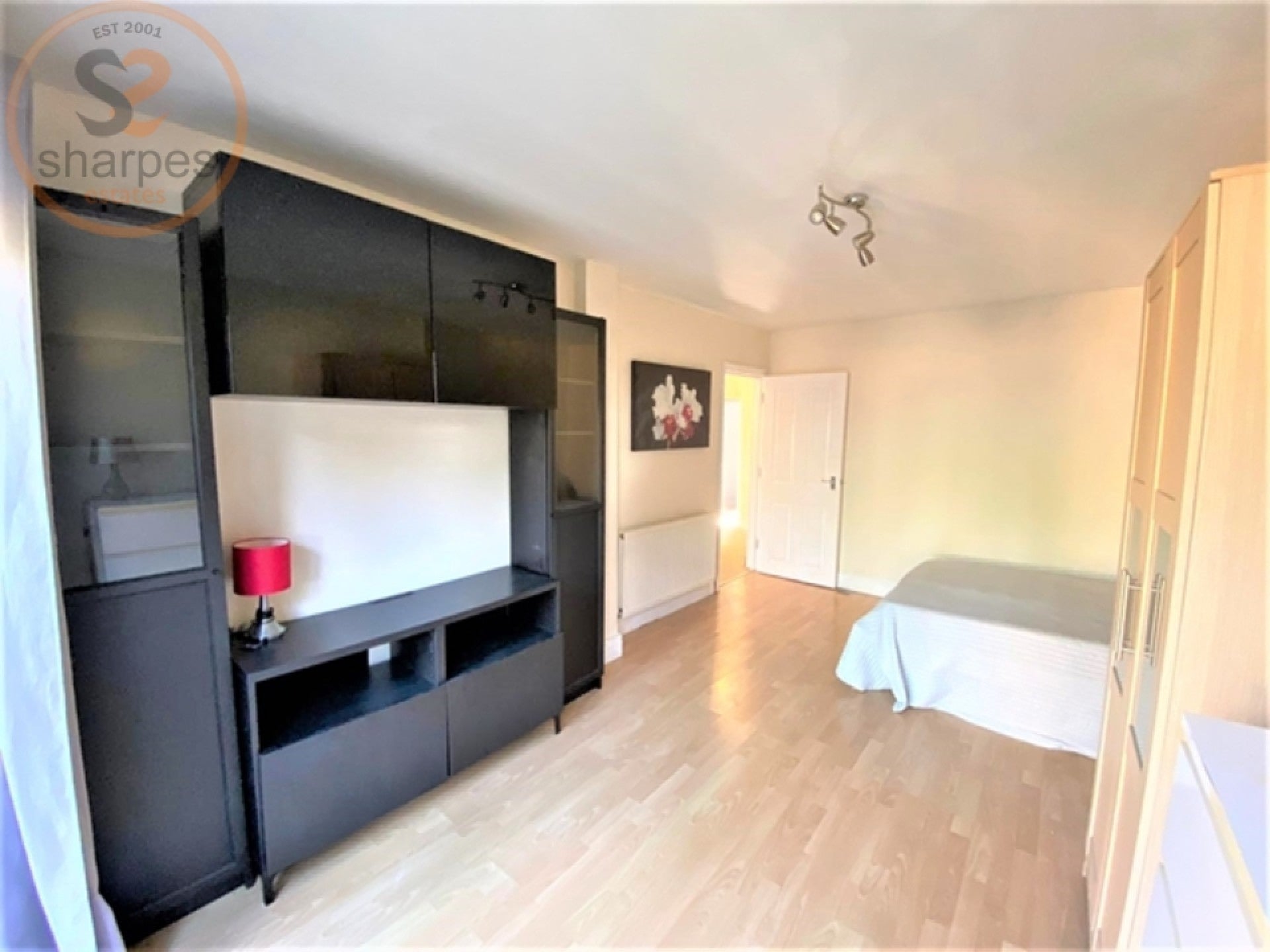 Flat Merton Road in Greater London