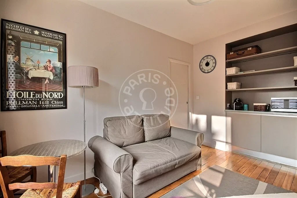 Flat Rue du Delta in Paris