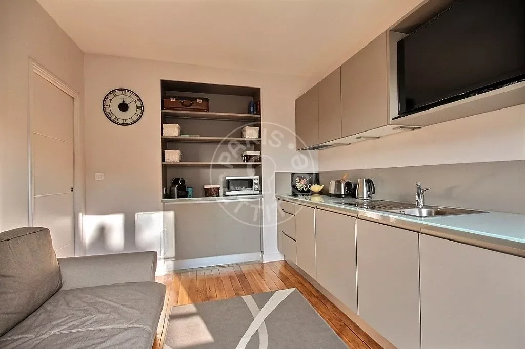Flat Rue du Delta in Paris