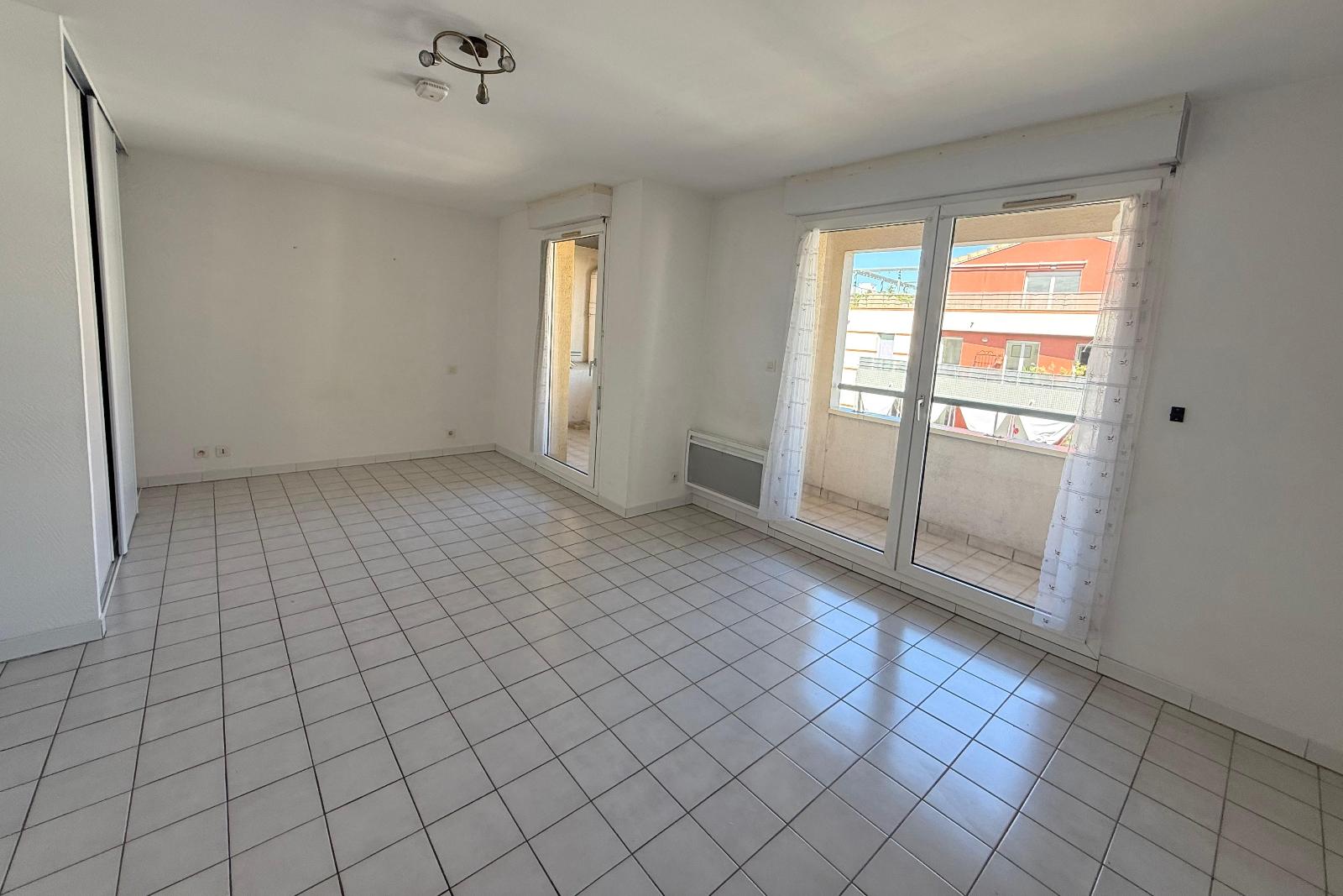 Flat Rue des Arcs Saint-Cyprien in Toulouse