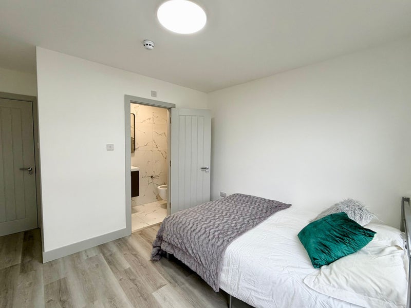Room Amhurst Road in Greater London