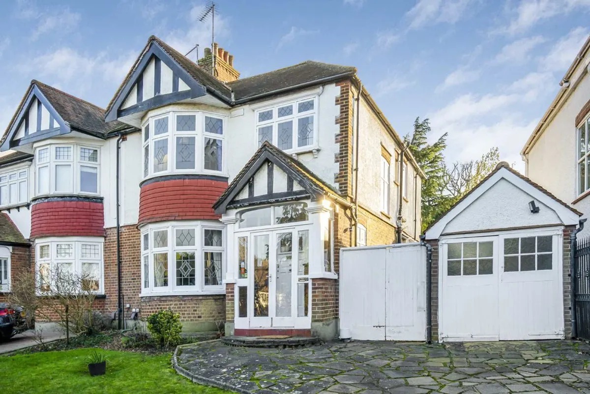 House Mount Avenue in Greater London