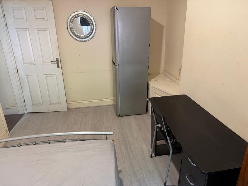 Room Slade Road in Birmingham