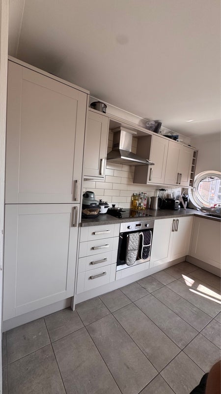 Room Wolfe Crescent in Greater London