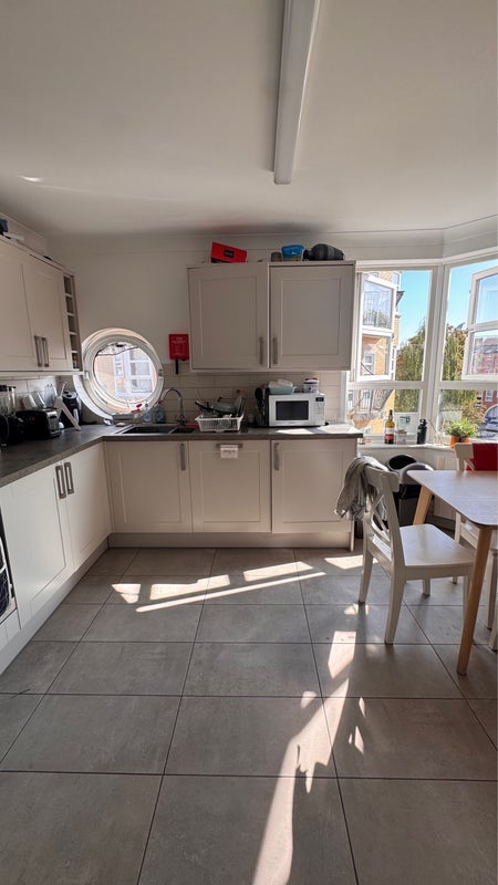 Room Wolfe Crescent in Greater London