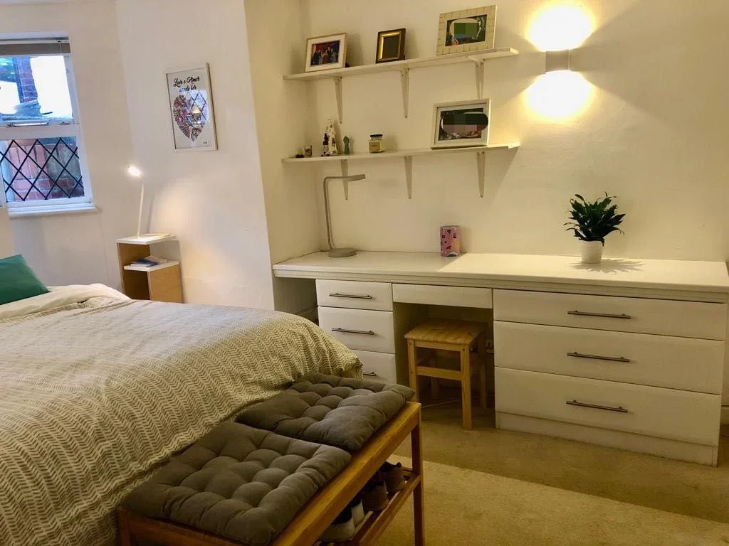 Flat Methuen Park in Greater London