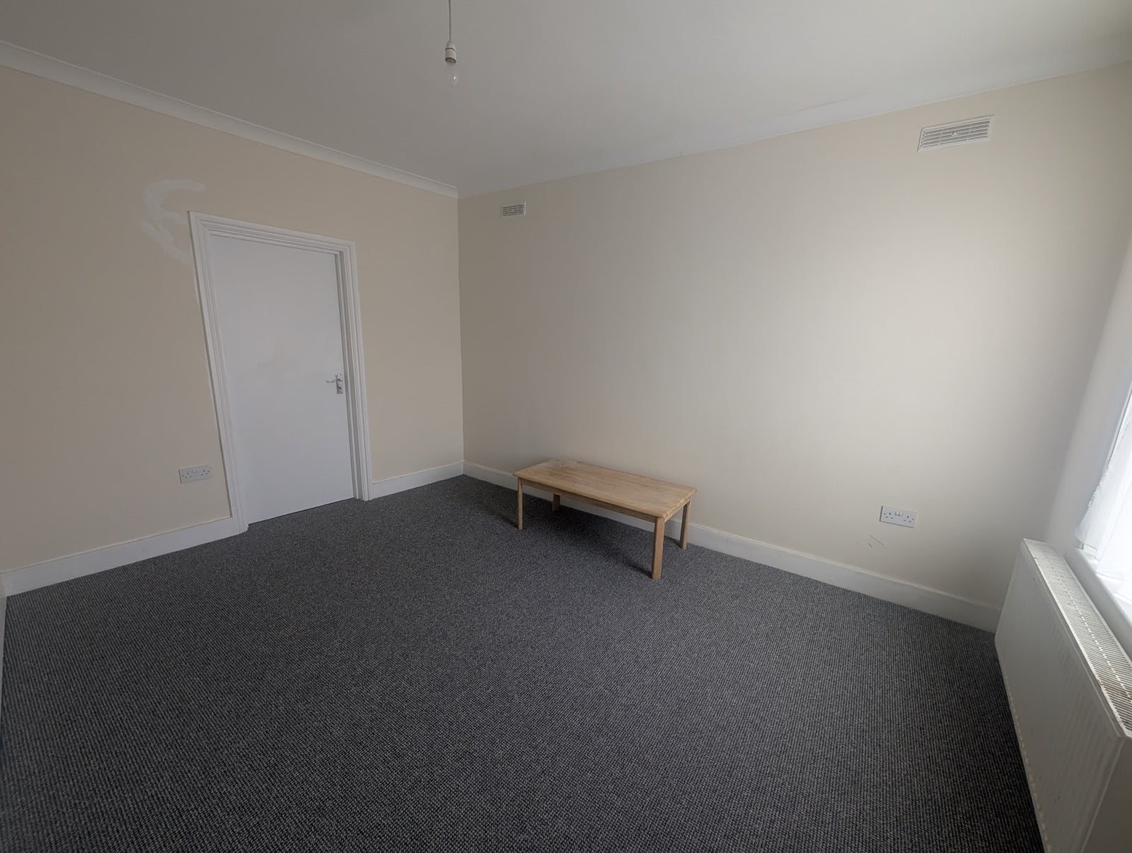Flat Gladstone Road in Greater London