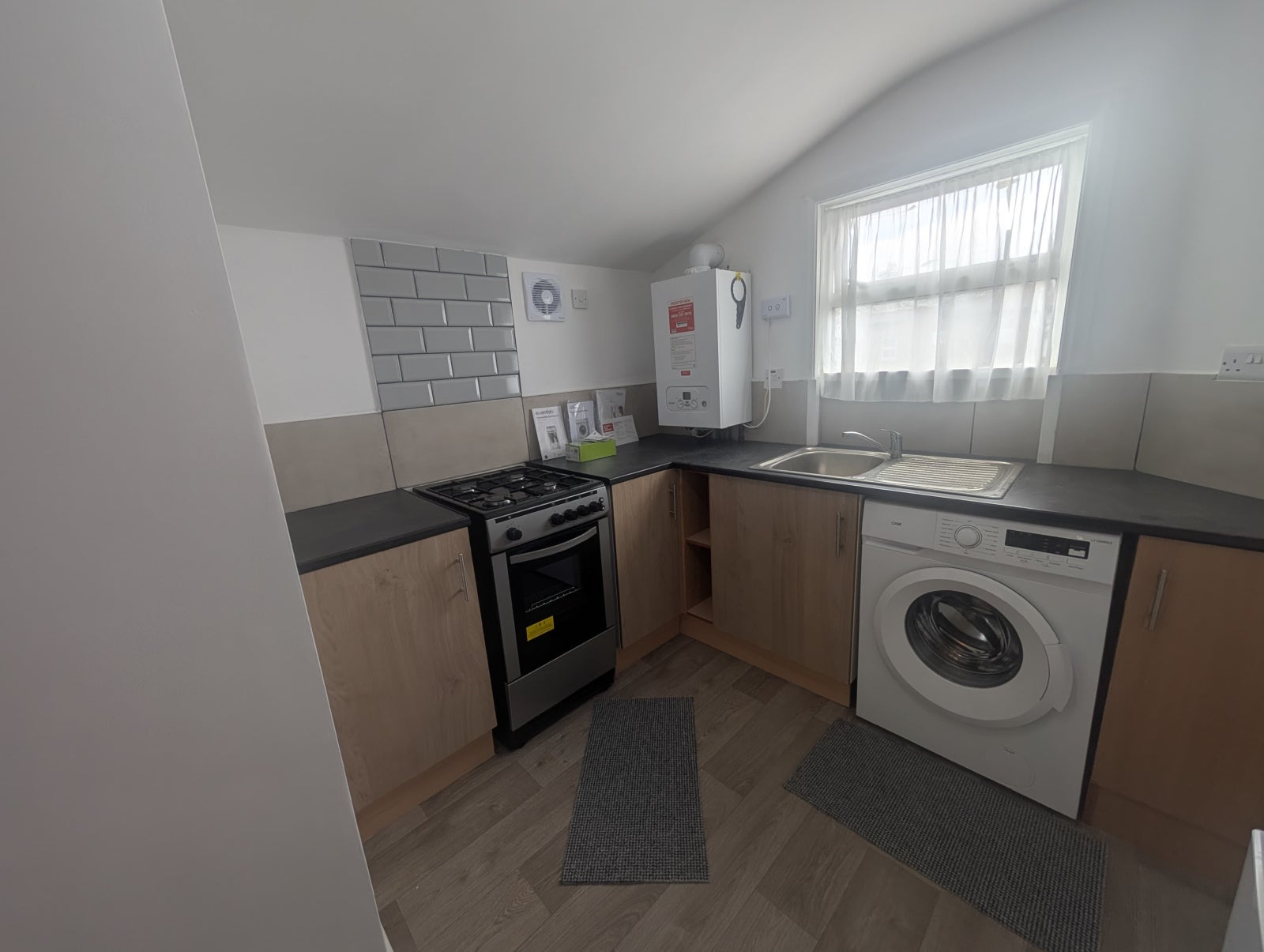 Flat Gladstone Road in Greater London