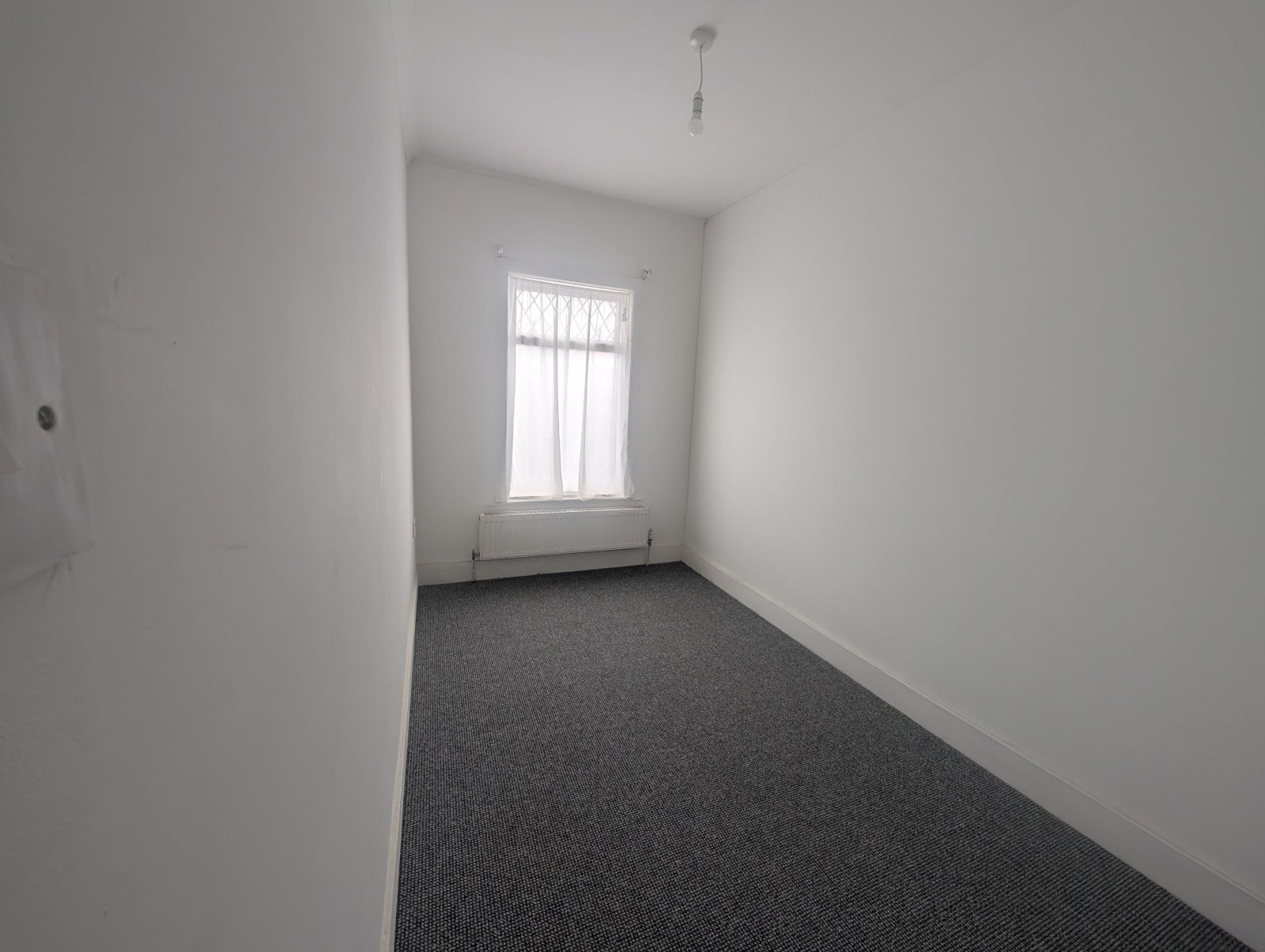 Flat Gladstone Road in Greater London