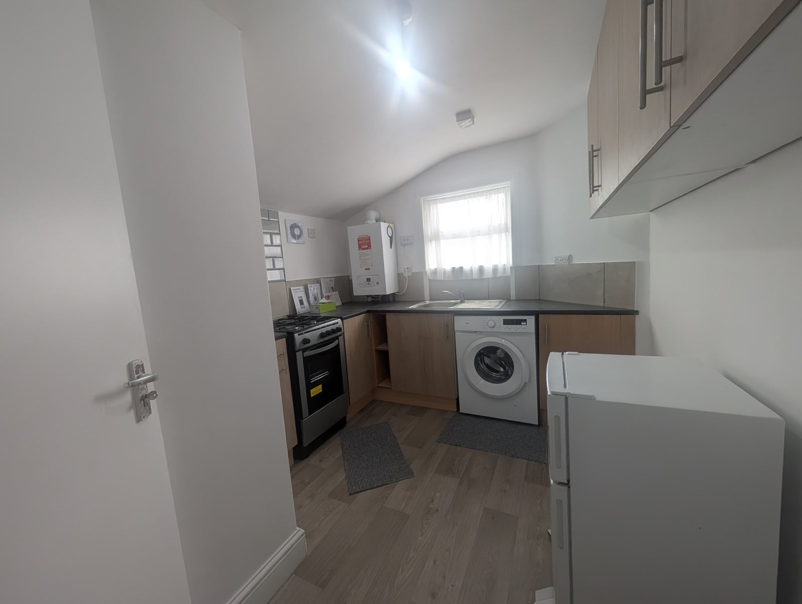 Flat Gladstone Road in Greater London