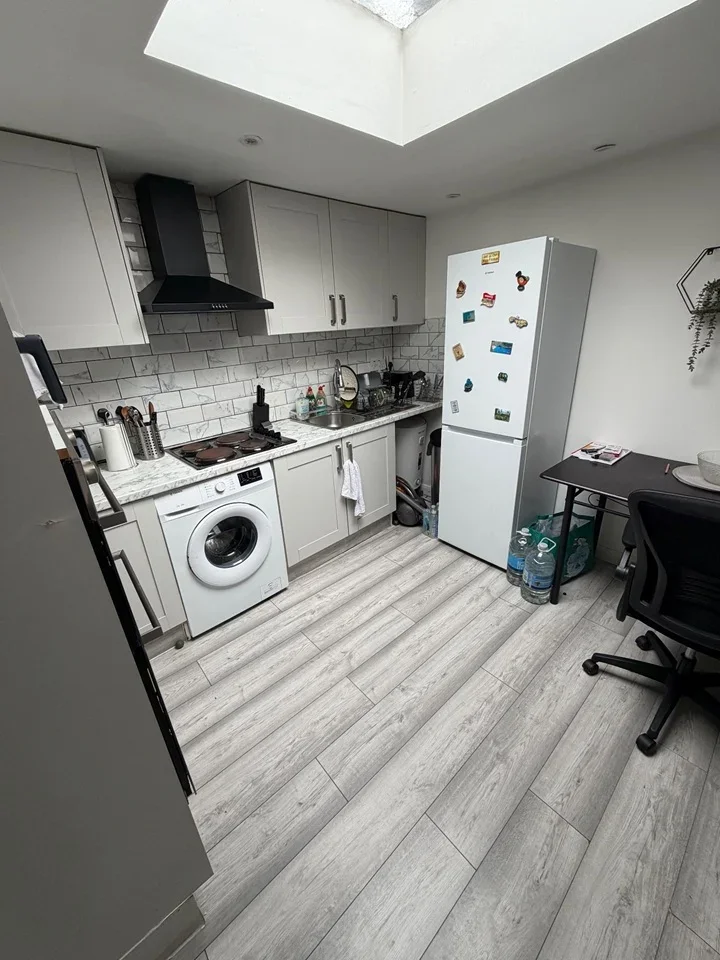 Flat Culverley Road in Greater London