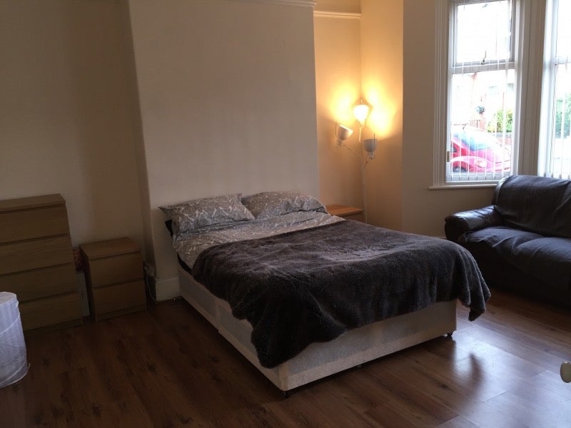 Flat Warton Terrace in Newcastle upon Tyne