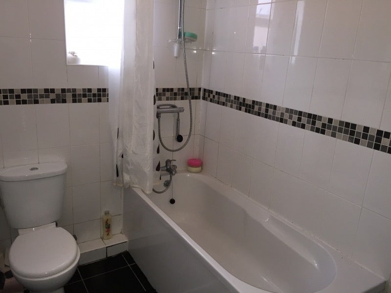 Flat Warton Terrace in Newcastle upon Tyne