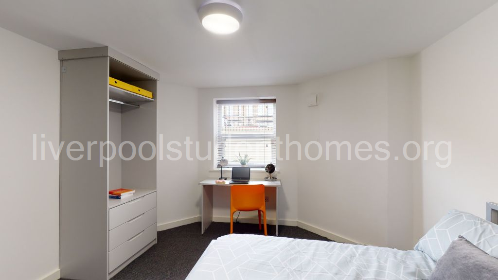 Room Shaw Street in Liverpool