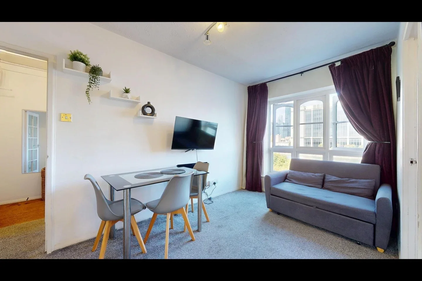 Flat Wheat Sheaf Close in Greater London