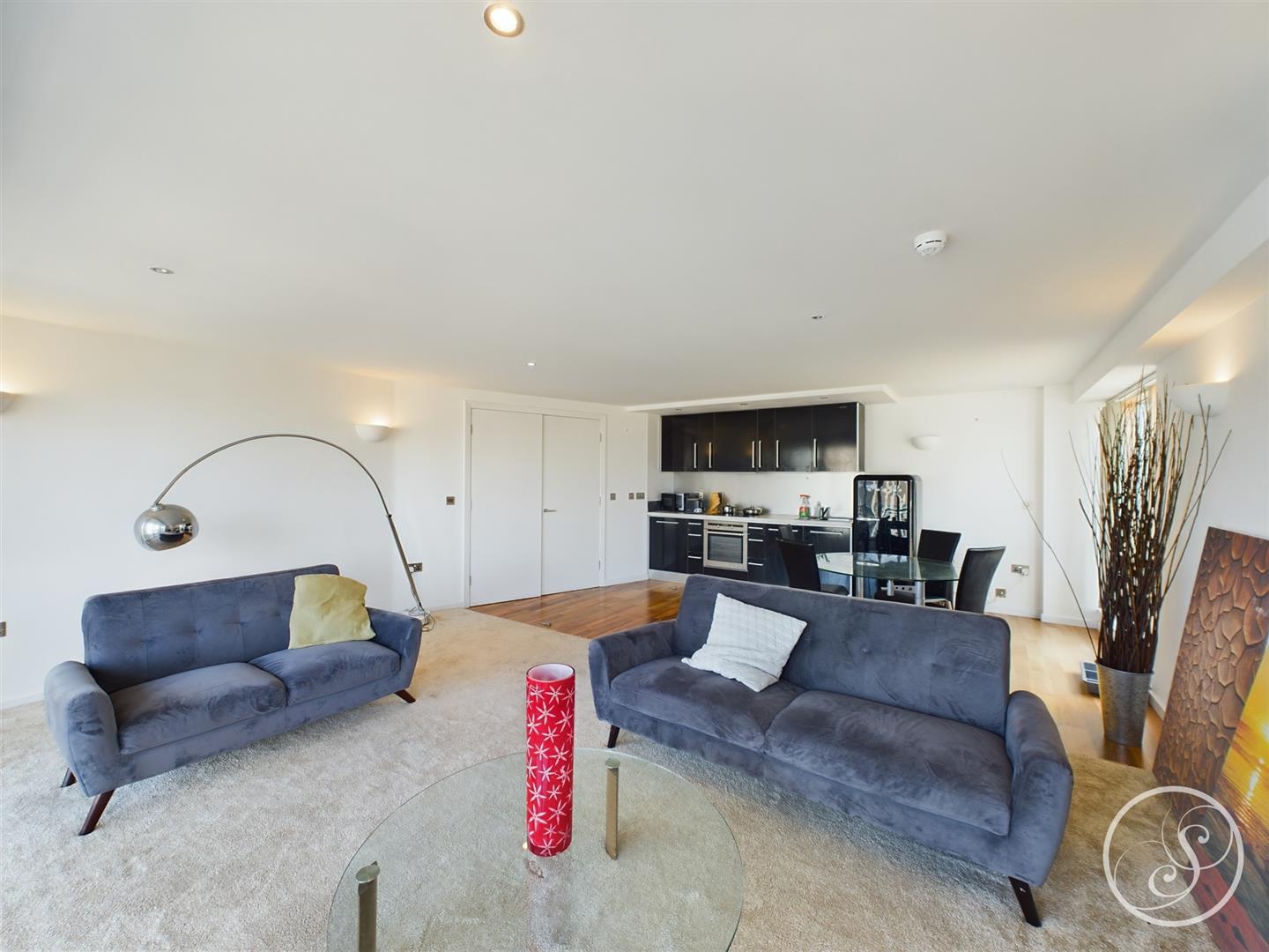 Flat Whitehall Riverside in Leeds