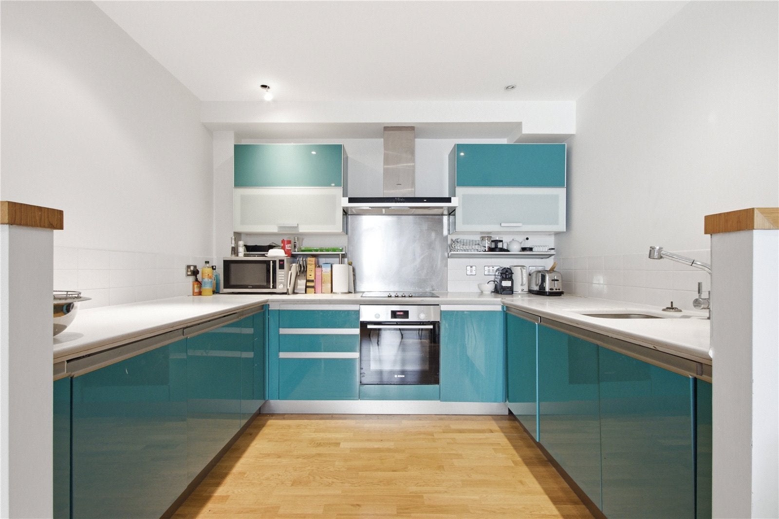 Flat Albion Yard in Greater London