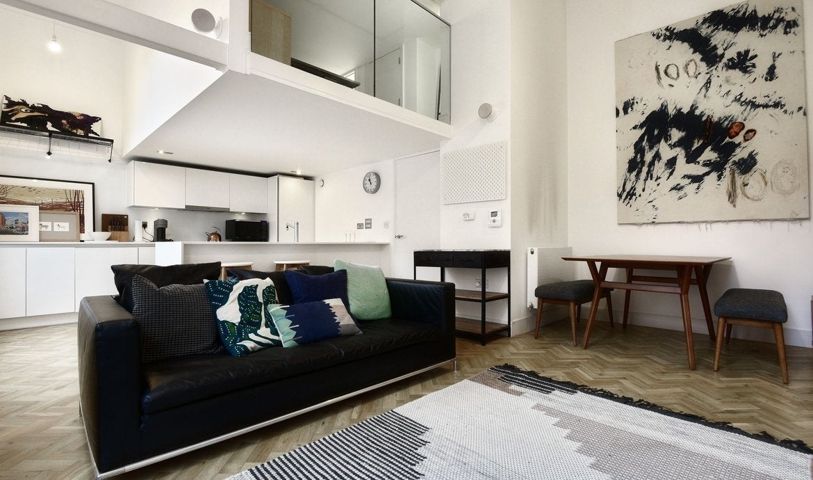 Flat Spa Road in Greater London