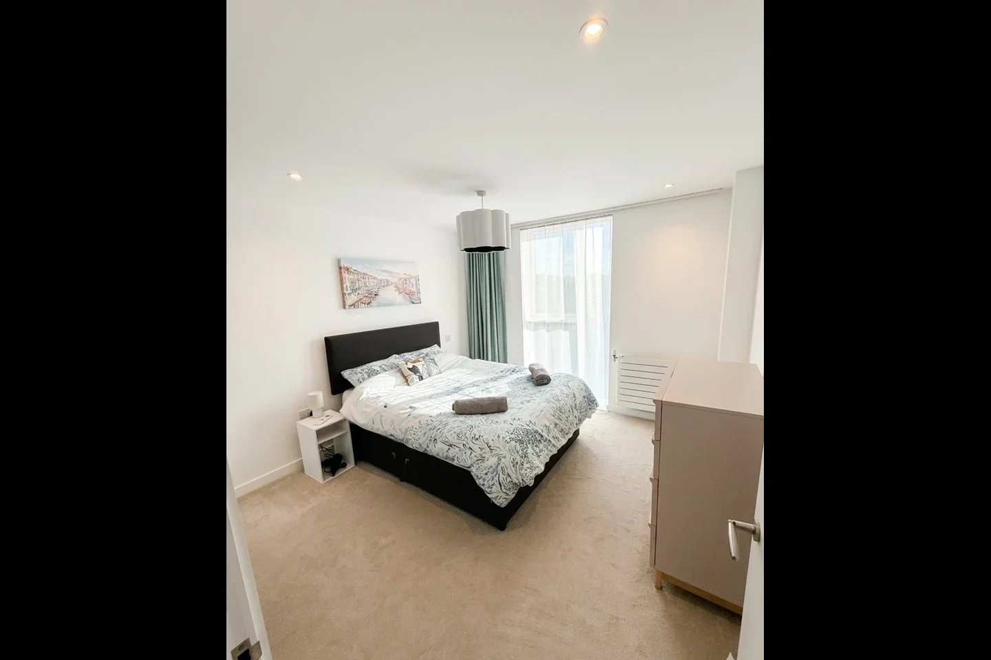 Flat Batavia Road in Greater London