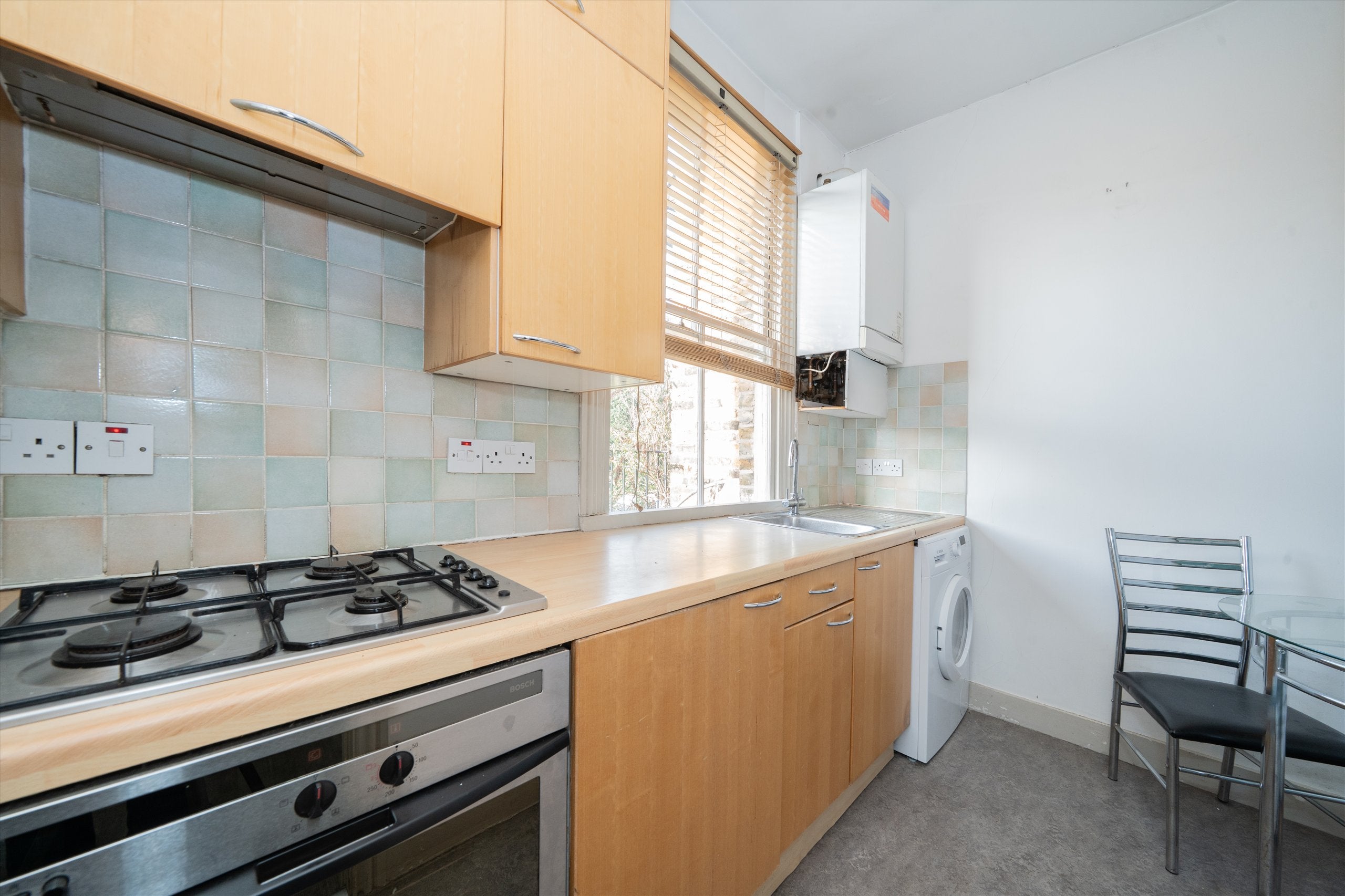 Flat Russell Gardens Mews in Greater London