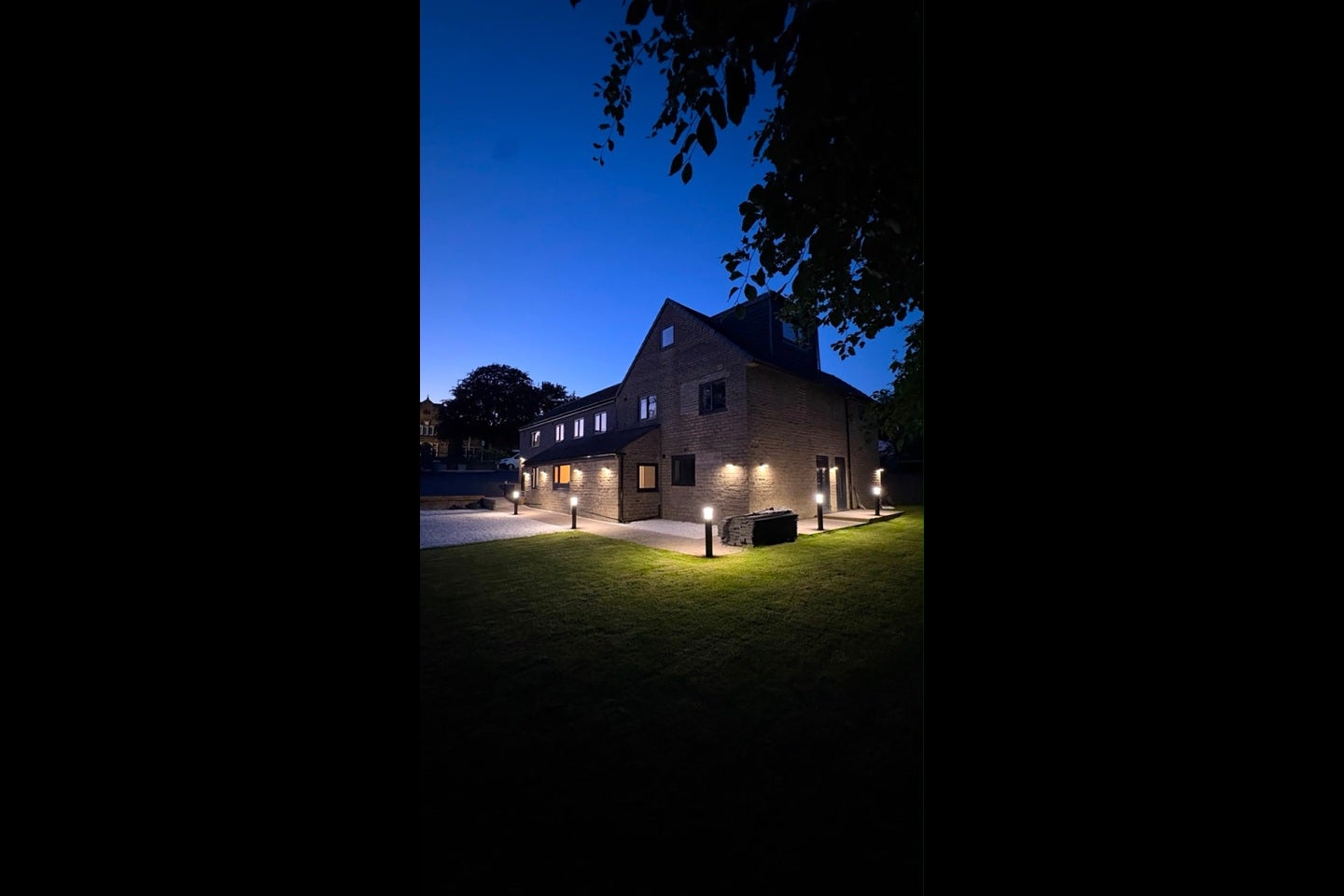 Flat Bramley Lane in Yateley