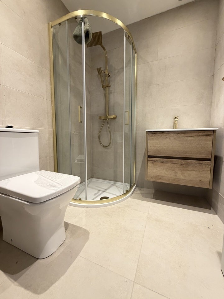 Flat Bramley Lane in Yateley