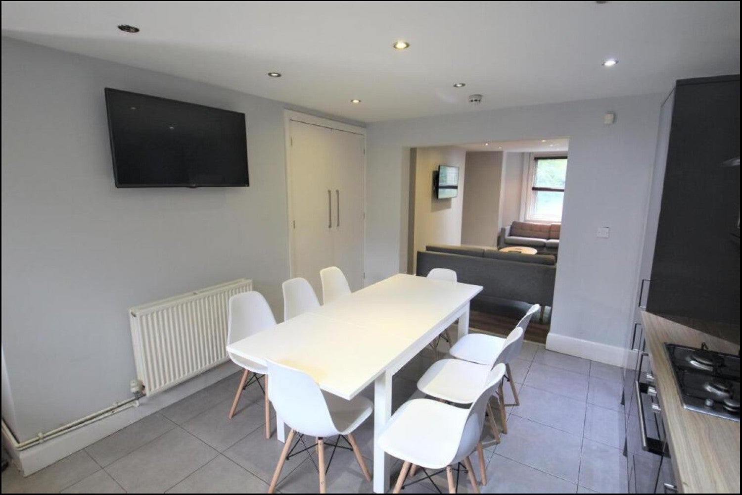 Room Hyde Park Road in Leeds