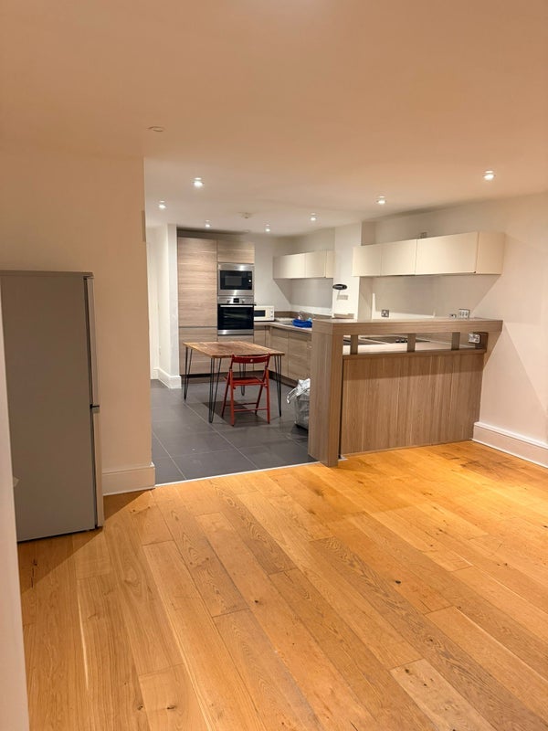 Room Marlborough Road in Greater London