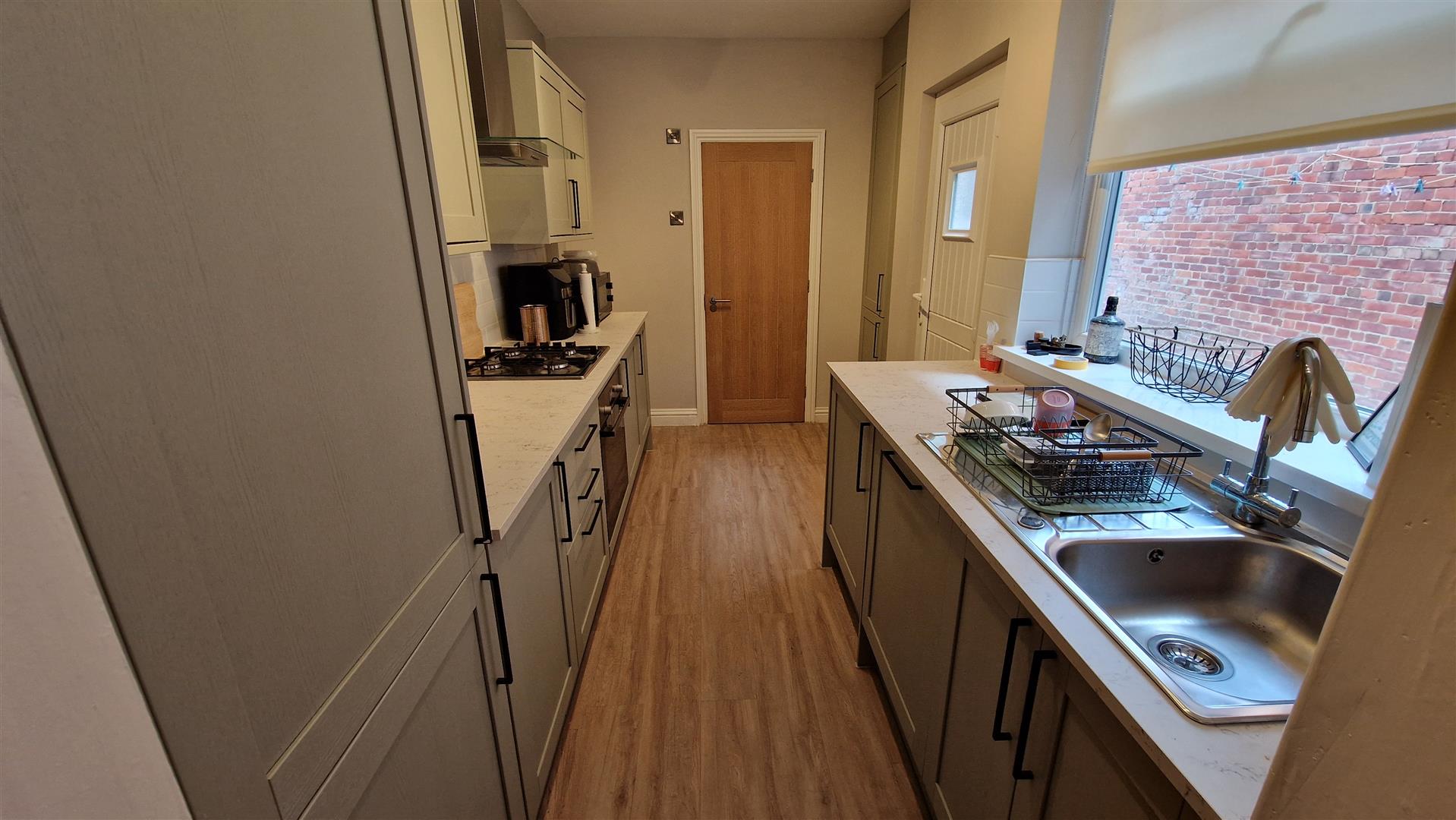 Flat Rothbury Terrace in Newcastle upon Tyne