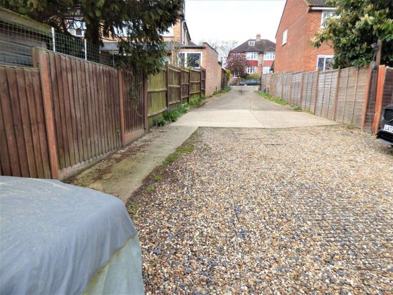 Flat Kingston Road in Mole Valley