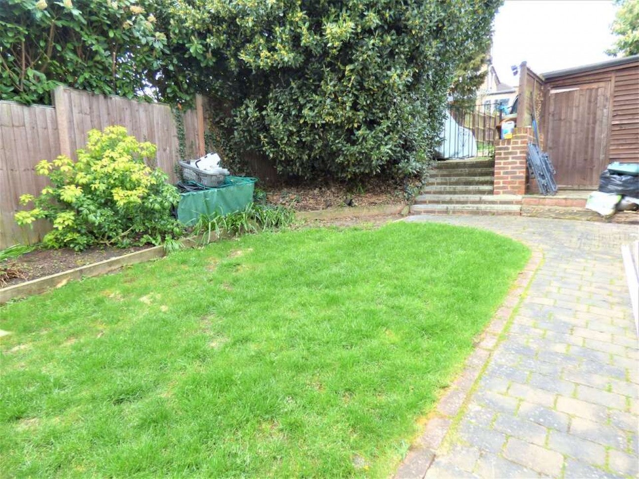 Flat Kingston Road in Mole Valley