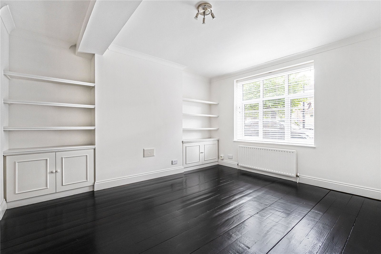 Flat Odessa Street in Greater London