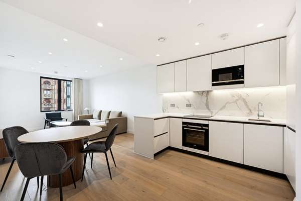 Flat William Morris Way in Greater London