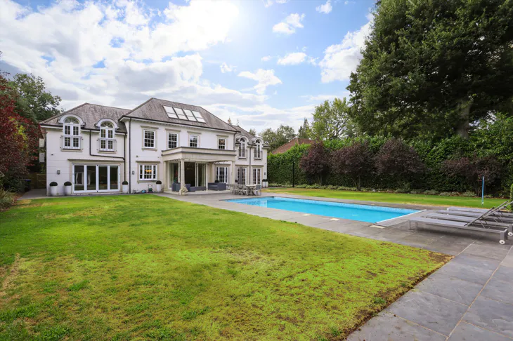House Cranley Road in Elmbridge