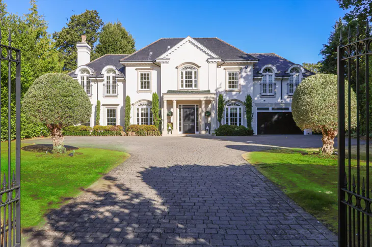 House Cranley Road in Elmbridge