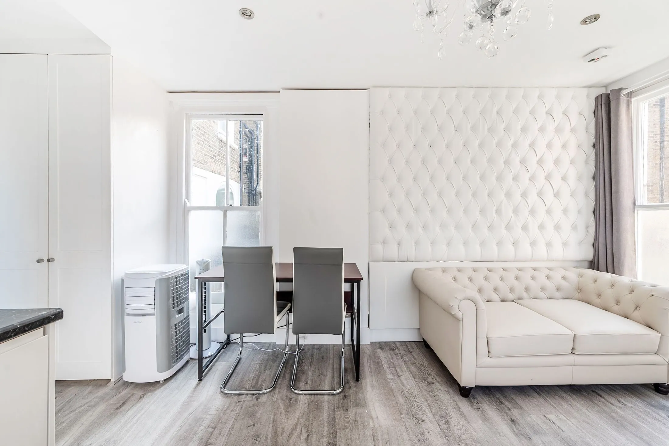 Flat Moreton Place in City of Westminster