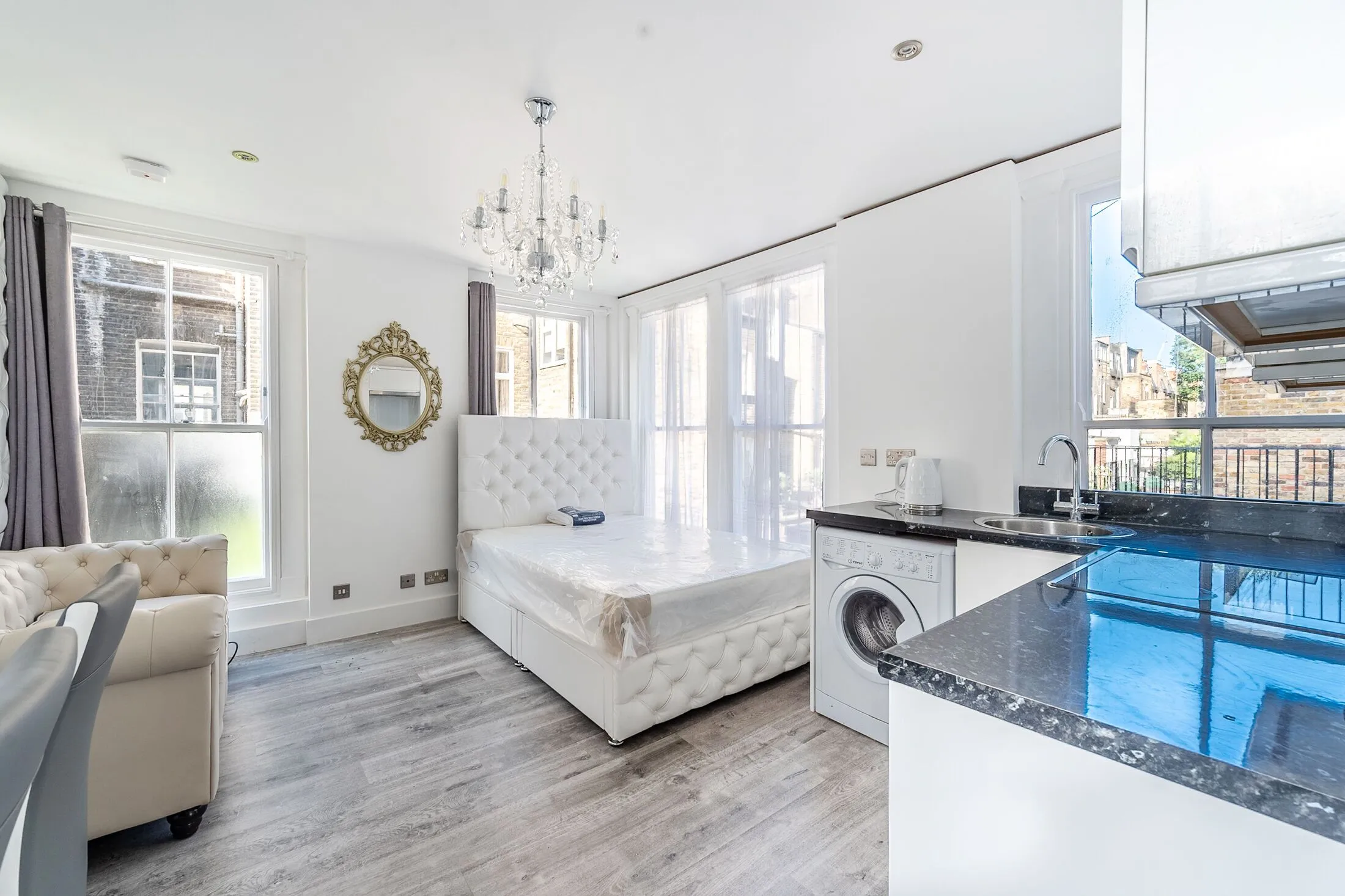 Flat Moreton Place in City of Westminster
